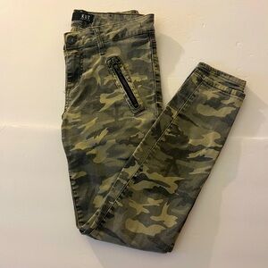 Kut From The Cloth Camo Skinny Jeans Size 8